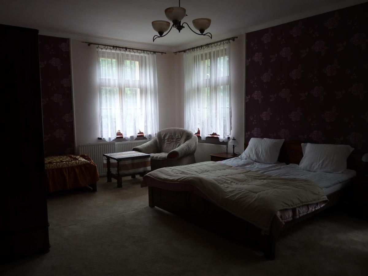 Dwor Komorowo Экстерьер фото